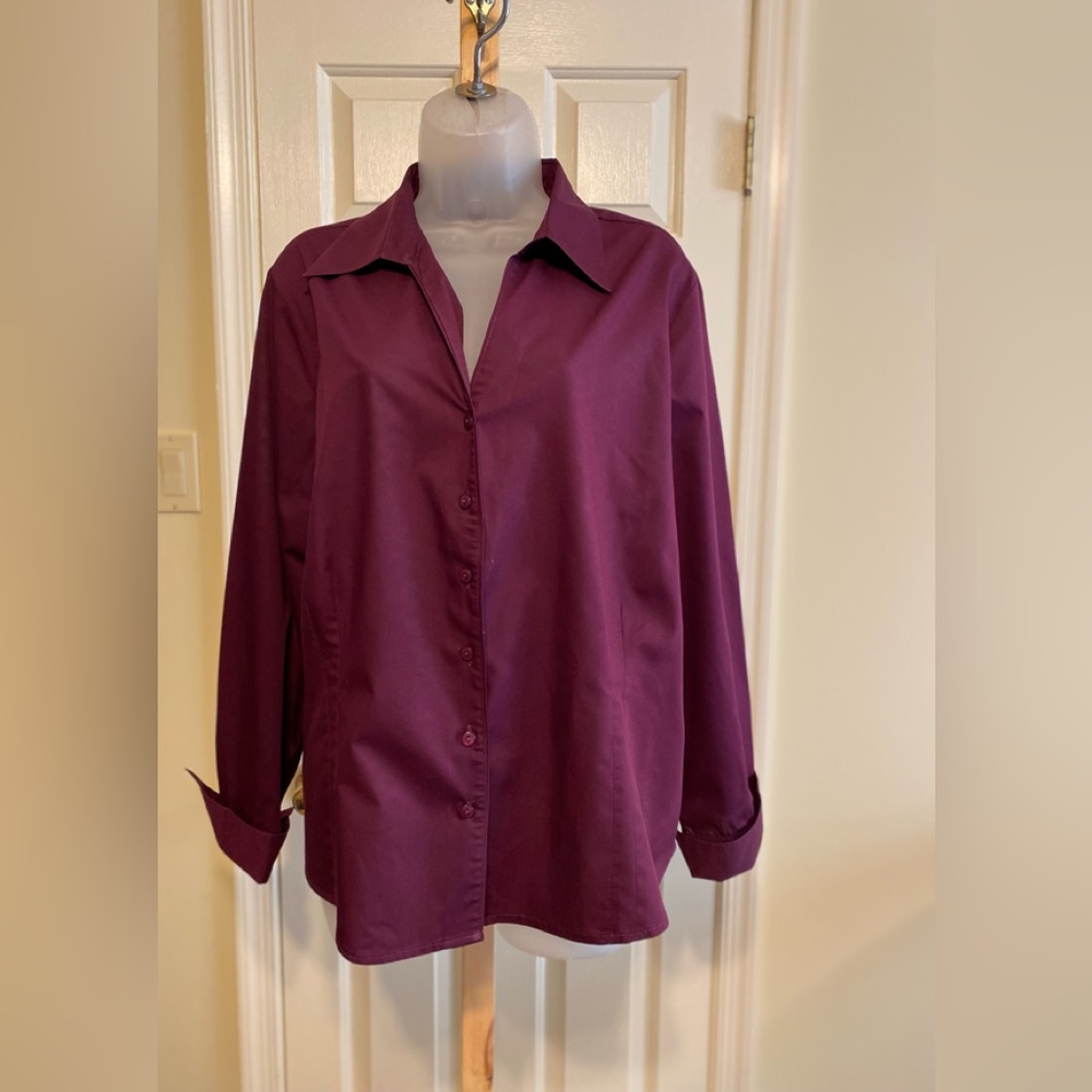 Apparenza - Woman’s purple v-neck button down shirt, Size: 1X